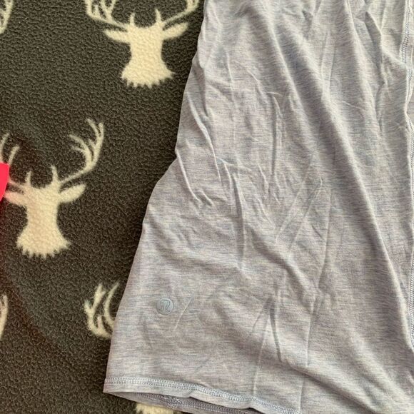 Lululemon all tied up light blue tank size 2 - Picture 4 of 7